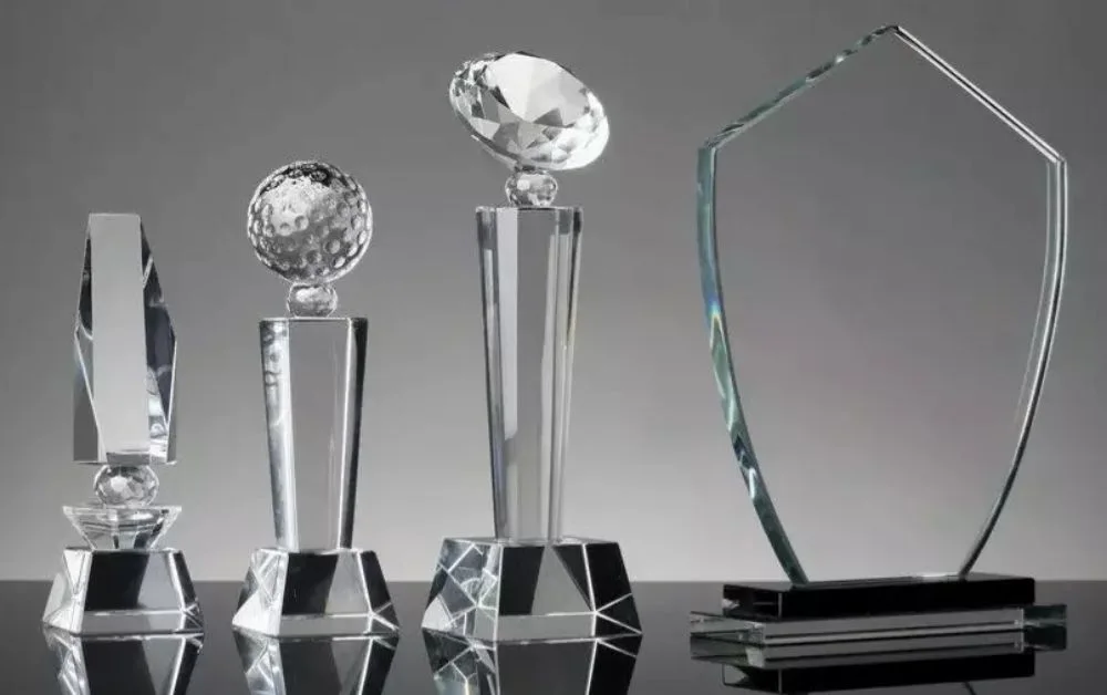 Modern Acrylic Award Styles from UAE’s Top Makers