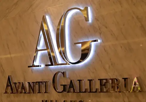 acrylic signage in dubai for branding, glowing acrtlic signage