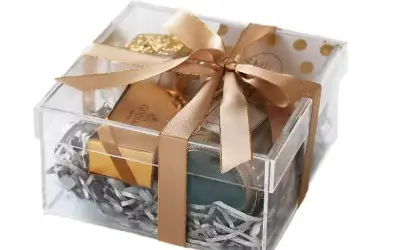 Acrylic trasparent gift box for gifting and personal use
