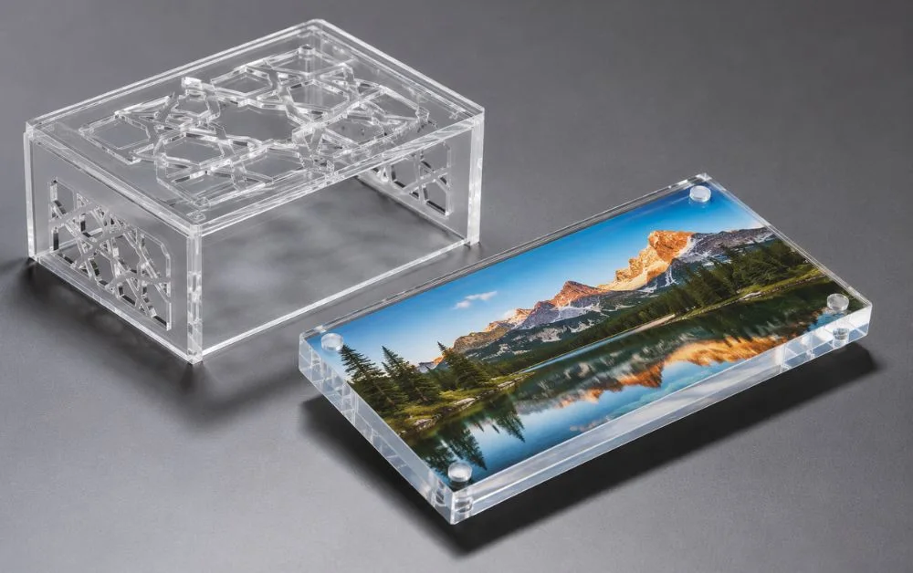 Acrylic Laser Engraving vs UV Printing in Dubai: Which Technique Works Best for Your Project?